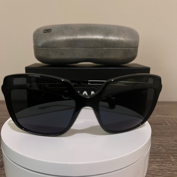 CHANEL 5378 NWOT Square Sunglasses with Grey/Blue Mirror lenses. - Picture 4 of 13